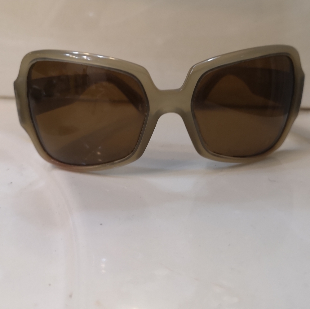 SALT'S Italian-Made Frog Colored Retro Sunglasses | TheStyleMiner.com